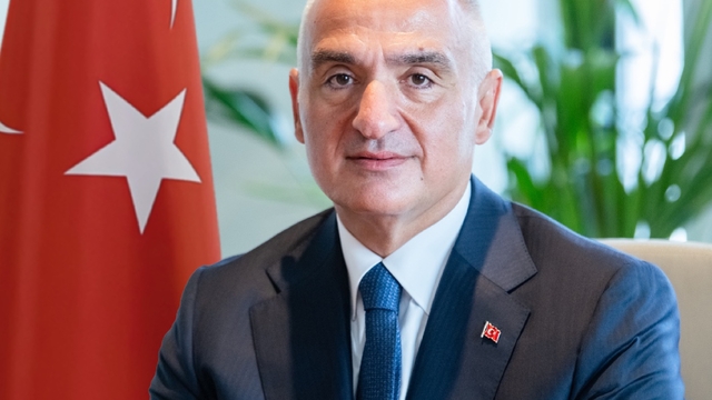 Aspendos'ta 2 bin 400 yıllık güreşçi mezarı keşfedildi
Bakan Ersoy: "Aspendos'un klasik dönem tarihine ışık tutan çok önemli bir keşfe ulaştık"