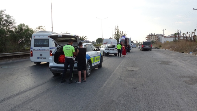 Alkollü sürücünün kullandığı kamyonet otomobile çarptı: 1 yaralı
2,64 promil alkollü olduğu tespit edilen sürücüye 25 bin TL para cezası uygulandı, sürücü belgesine 6 aylığına el konuldu