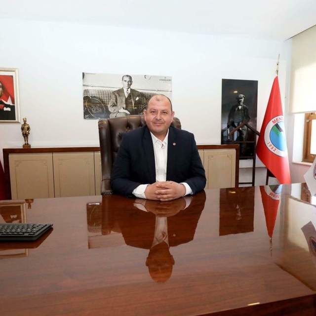 Tutuklanan Menderes Belediye Başkanı Çiçek, CHP'ye istifa dilekçesi sundu