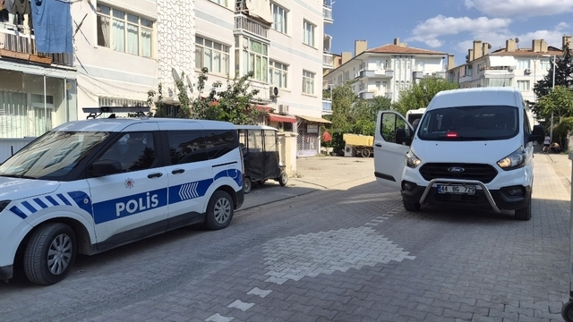 Tartıştığı kişiyi bıçakla yaraladı