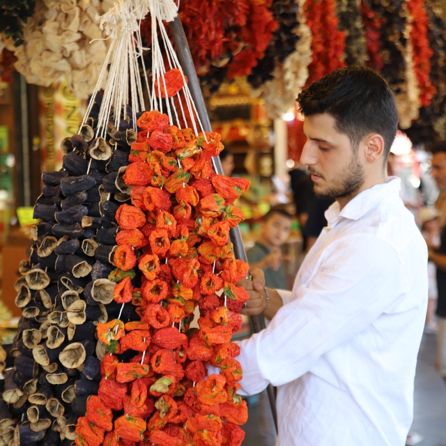Gaziantep'te kurutmalık sebzeler tezgahlarda yerini aldı
