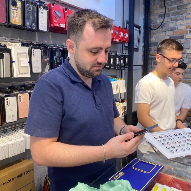Kalın kılıf ve uzun şarj süresi sıcak havalardan cep telefonları için büyük...