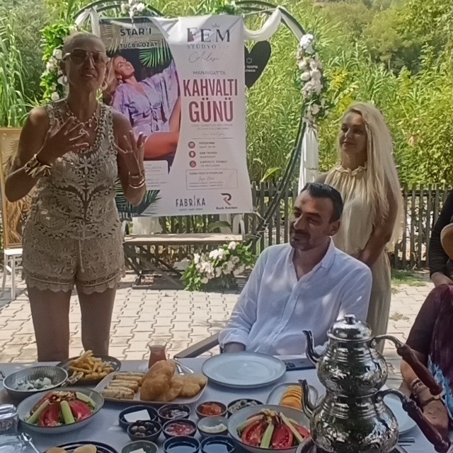 Tuğba Özay'dan çöp cezası çağrısı: "Manavgat Türkiye'ye örnek olsun"