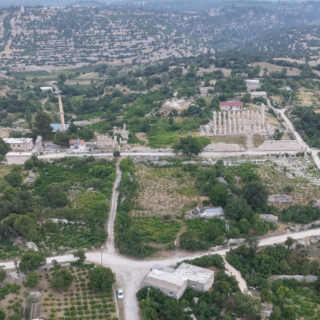 Torosların eteğinde Olba Krallığı'nın ibadet yeri 'Uzuncaburç' misafirlerin...