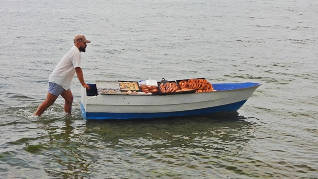 Erdek'te yaz turizmi hız kesmiyor, sahiller hafta sonu doluyor