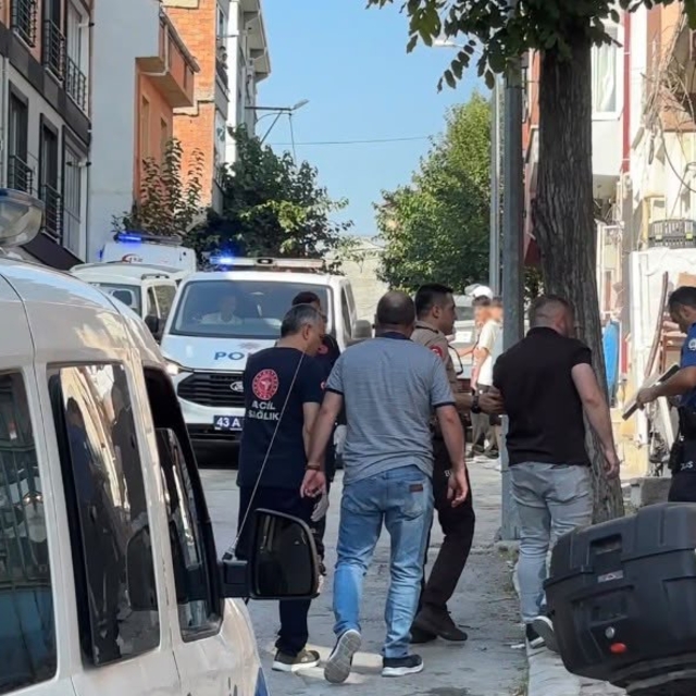 Simav'dan gelip Tavşanlı'da üzerine benzin döktü