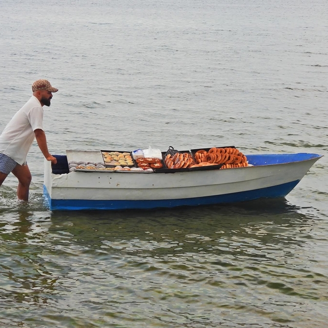 Erdek'te yaz turizmi hız kesmiyor, sahiller hafta sonu doluyor