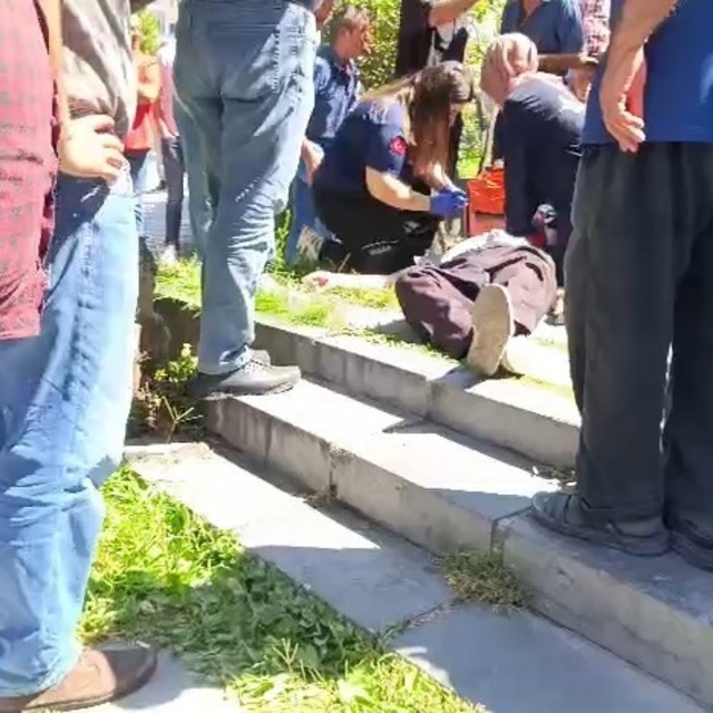 Kalp krizi geçiren vatandaşı kurtarmak için ekipler seferber oldu