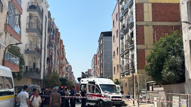 Çatıdan atlayan şahıs ağır yaralandı