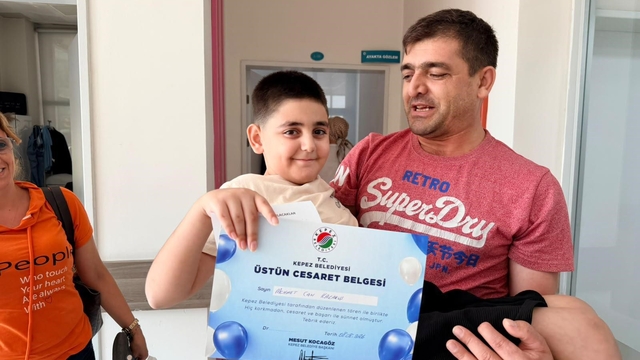 Sünnet olan çocukları "Üstün Cesaret Belgesi' ile ödüllendirildi