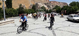 Kapadokya'nın giriş kapısı Soğanlı'da bağımlılıkla mücadele için pedal çevi...