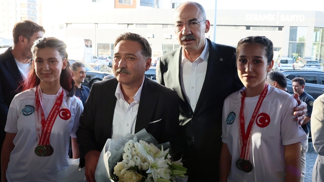 KTO ERVA'dan 3. yıla özel buluşma: Birlik, beraberlik ve başarı bir arada
Başkan Gülsoy: "ERVA ile sahada, TEKMER ile teknolojide gençlerimizin yanındayız"