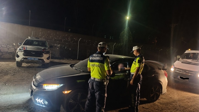 Diyadin'de trafik denetimlerinde 28 araca 260 bin 750 lira ceza