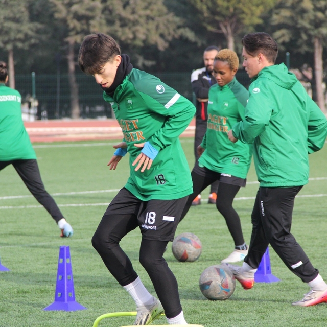 Şampiyon Takım Horozkentspor parasızlık nedeniyle kapanma tehlikesi yaşıyor