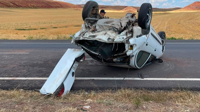 Otomobil ve minibüs çarpıştı, 5 kişi yaralandı