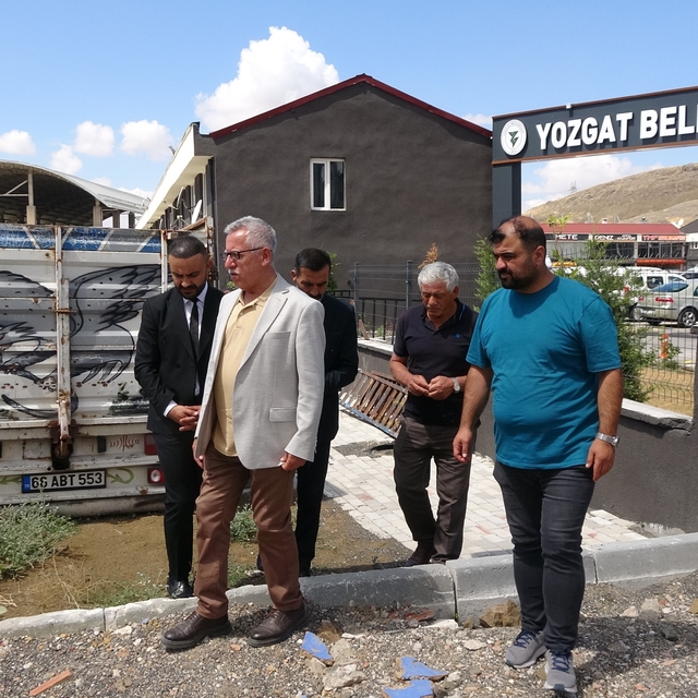 Başkan Arslan Galericiler Sitesi'nde açık oto pazarının açılacağı müjdesini...
