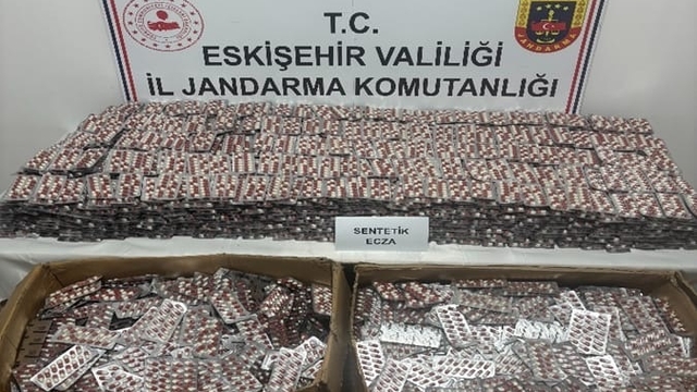 Araçlarında 84 bin sentetik hap ile yakalanan 3 şüpheli tutuklandı