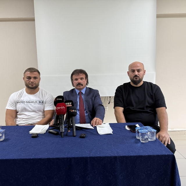 Başpehlivan Serhat Elvan, Tokat Belediye Spor Kulübü'ne transfer oldu