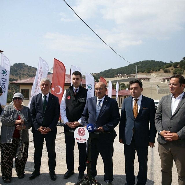 Balıkesir Sındırgı'da depremzedeler için 305 konutun kurası çekildi