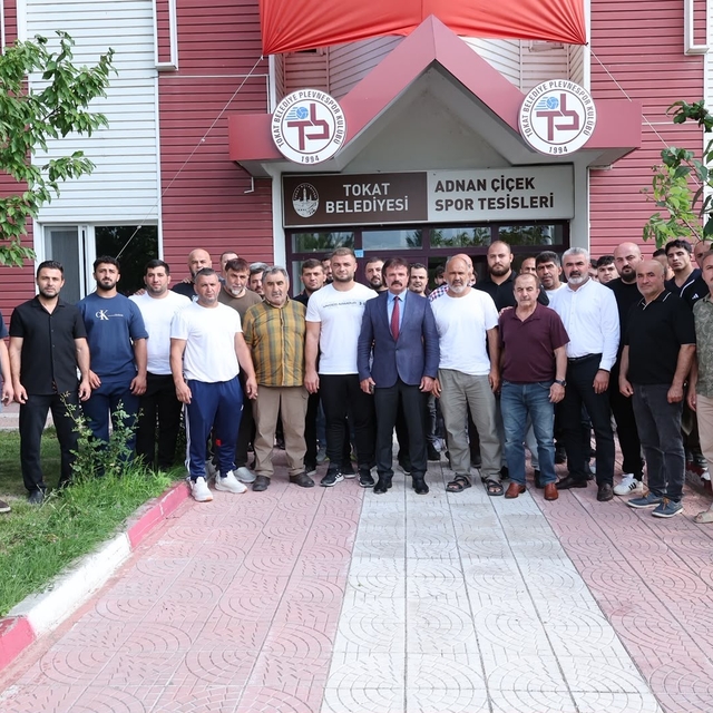 Saldırıya uğrayan başpehlivan Serhat Elvan, Tokat Belediye Spor Kulübü'ne t...