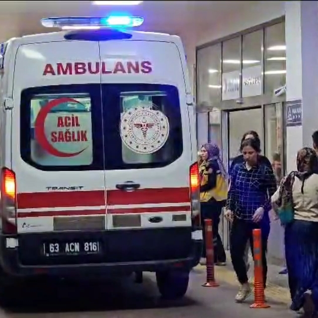Şanlıurfa'da otomobil şarampole devrildi; 1 ölü, 4 yaralı