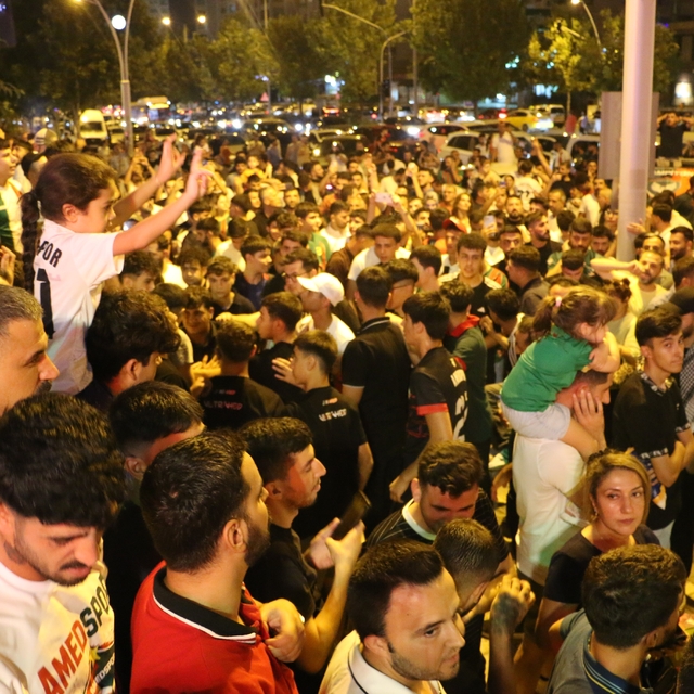 Amed Sportif Faaliyetler, kadrosuna kattığı 5 yeni isim için imza töreni dü...