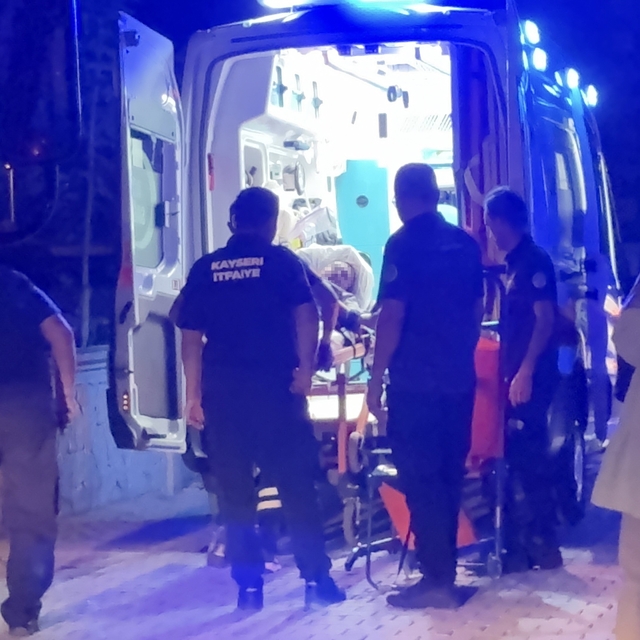 İntihara kalkışan kadını ekiplerin hızlı müdahalesi kurtardı