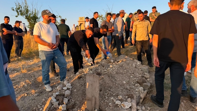 Kayseri'de tarlaya devrilen otomobildeki baba-oğul öldü (2)