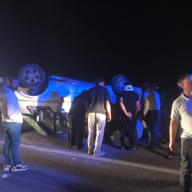 Sivas'ta minibüs devrildi: 7 yaralı