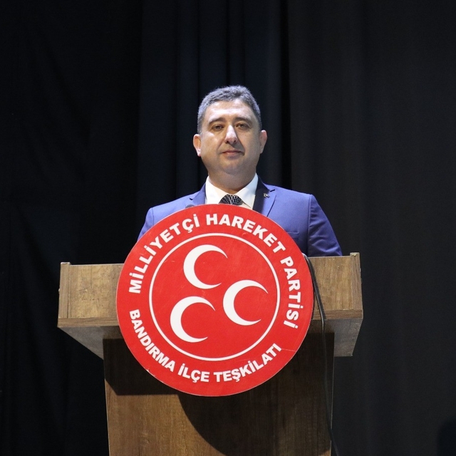 MHP Bandırma'da 8 yıllık başkanlık görevini Harun Algül devraldı