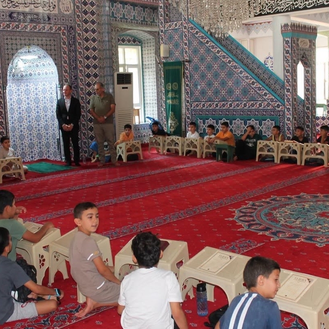 Erzin'de çocuklar yaz aylarını kuran kursunda eğitim alarak geçiriyorlar