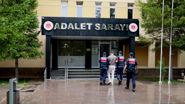 Bayburt'ta 4 yıl hapis cezası bulunan firari hükümlü yakalandı