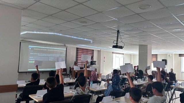 Bozkır'da Yaz Kur'an Kursları öğrencileri bilgi yarışmasında yarıştı