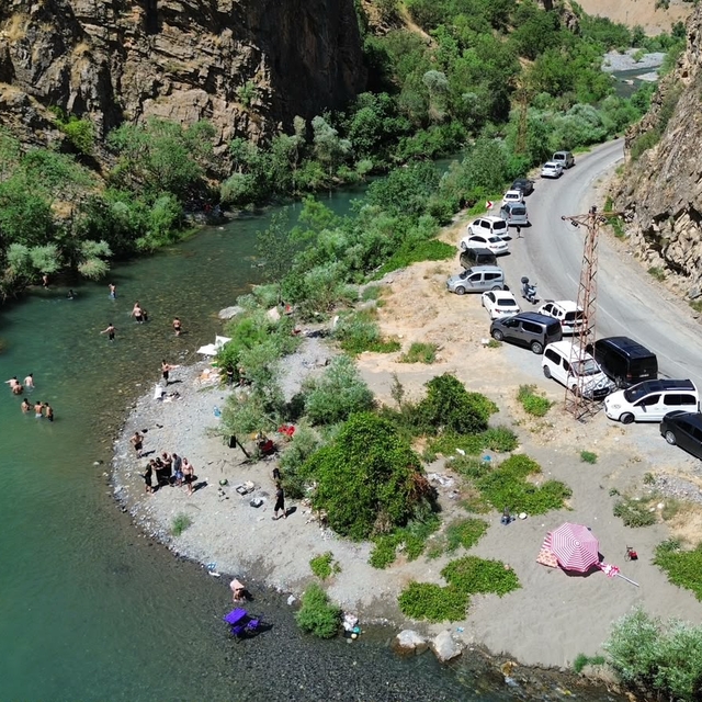 Bir zamanlar terörle anılan bölgede piknik keyfi