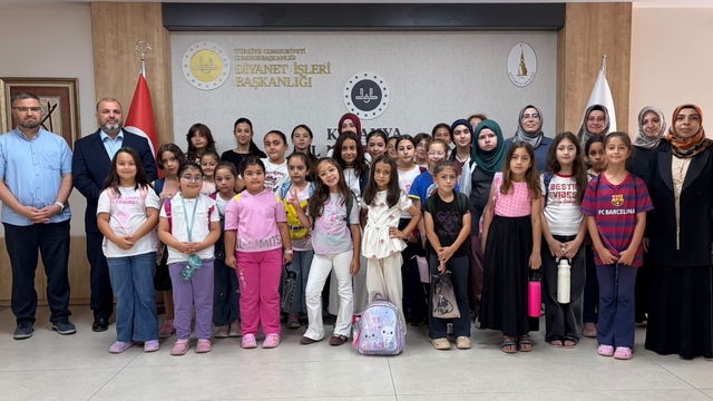 Müftü Dr. İrfan Açık, Yaz Kur'an Kursu öğrencilerini, ailelerini ve öğreticilerini tebrik etti