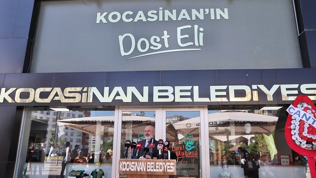 Başkan Çolakbayrakdar: 'Büyüklerimizin hayır duaları, bizim en değerli gücümüz'
Kocasinan'da gönüller kazanılıyor, evlere her gün 4 çeşit sıcak yemek gidiyor