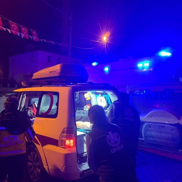 Arpaçay'da yaylada rahatsızlanan yabancı uyruklu hasta sağlık ekiplerince h...