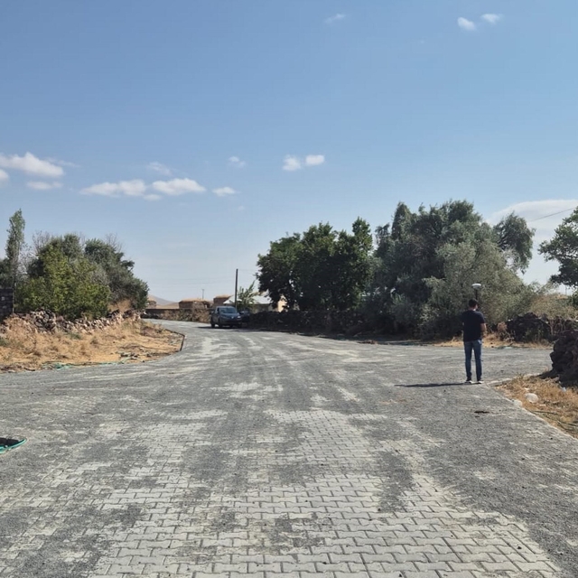 Kars'ta 89 köyde 168 bin metrekarelik kilit parke çalışması