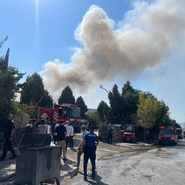 Gaziantep'te tekstil fabrikasında yangın   