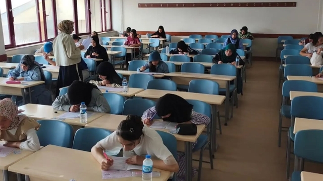 Bayburt'ta 'Dini Bilgiler Yarışması' düzenlendi