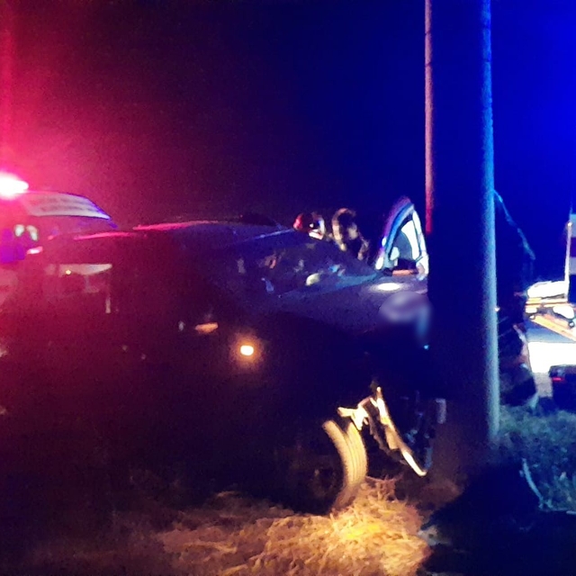 Burdur'da otomobil elektrik direğine çarptı: 1 yaralı