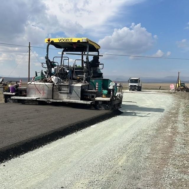 Kars'ta kırsal ulaşım atağı başladı
2026 yılı SSB Beton Yol Projesi'nin ilk...