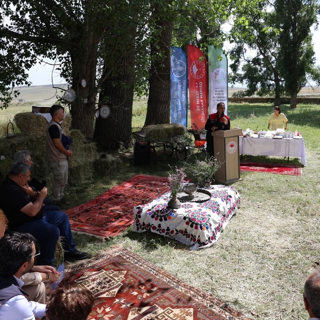 Kars'ta "Uluslararası Meralar ve Göçebe Hayvancılık Yılı" etkinliği düzenle...