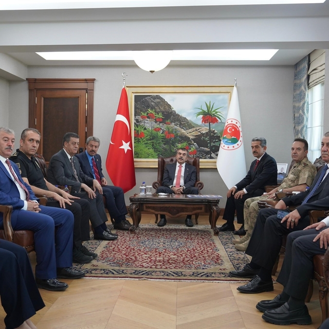 Bakan Tekin'den, Şırnak Valiliğine ziyaret