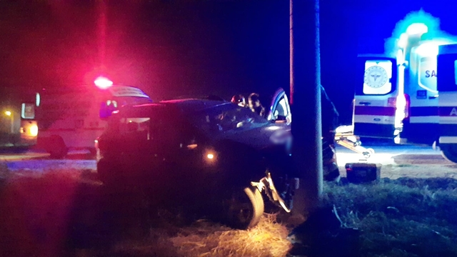 Burdur'da otomobil elektrik direğine çarptı: 1 yaralı