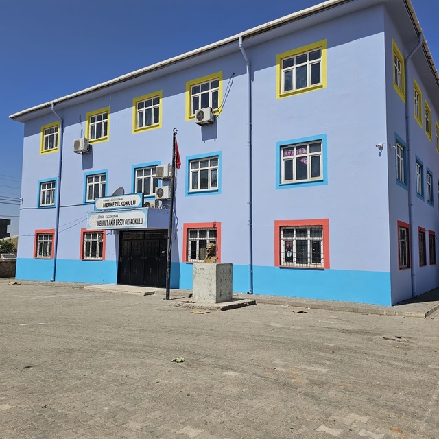 Güçlükonak'ta okullarda bakım ve onarım seferberliği