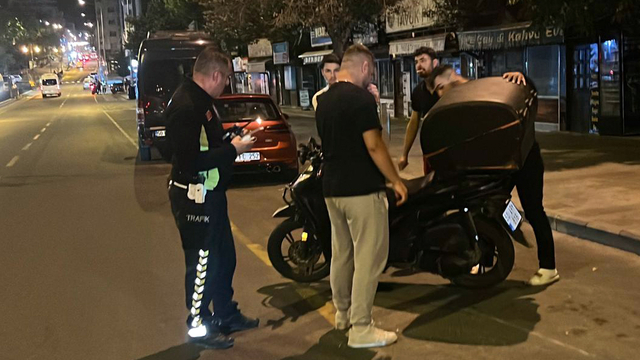 Kurye kazada öldü; alkollü otomobil sürücüsü gözaltına alındı