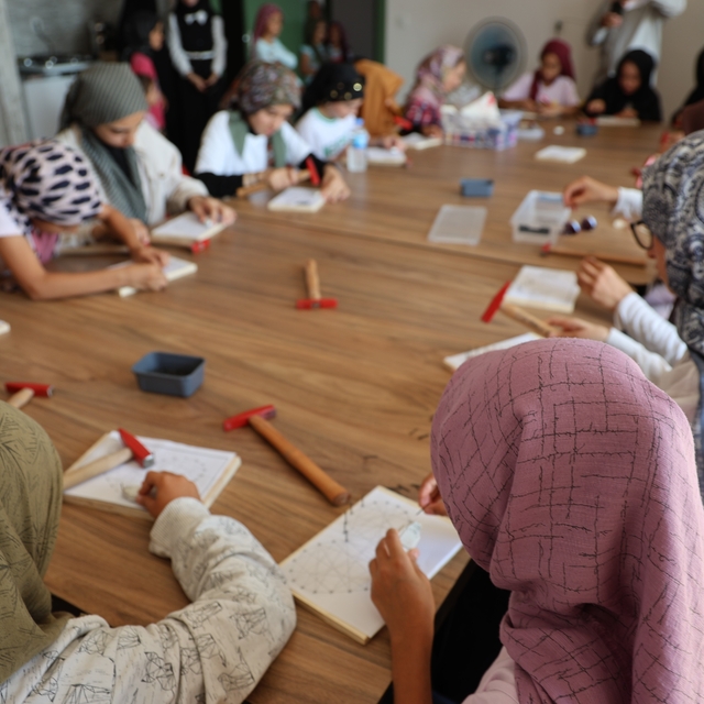 Eğitim ve sanat bir arada: Kur'an kursunda minik eller filografiyle buluştu