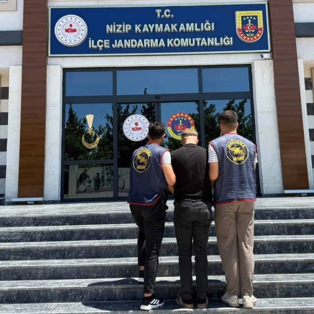 Kesinleşmiş 10 yıl cezayla aranan 2 şahıs yakalandı