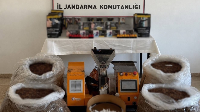 Antalya'da kaçak tütün operasyonunda 280 kilo kıyılmış tütün ele geçirildi